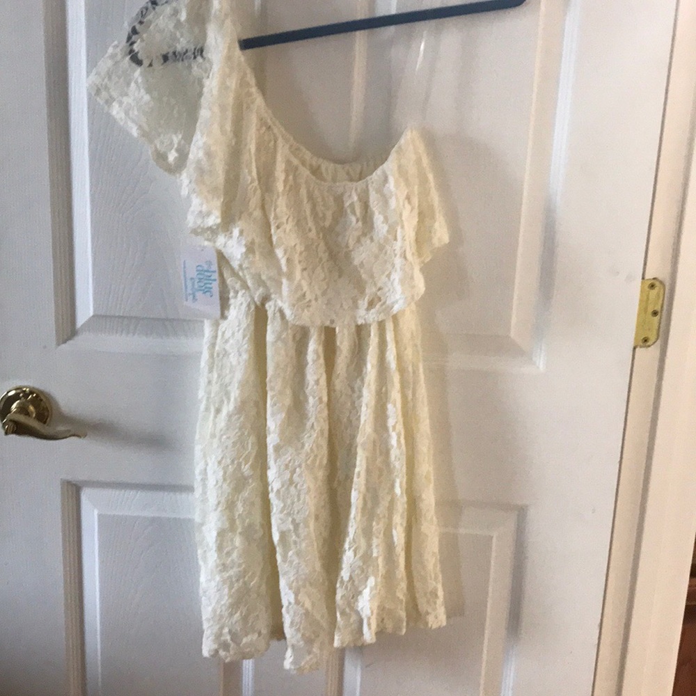 One shoulder lace dress - cream
